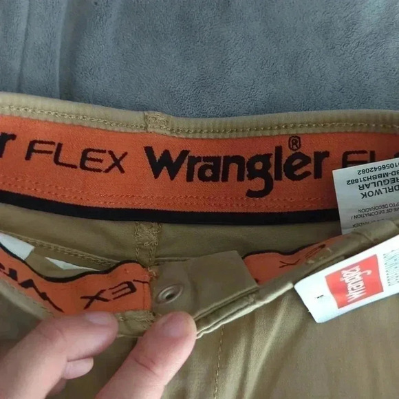 𝅺wrangler cargo shorts - Picture 4 of 6